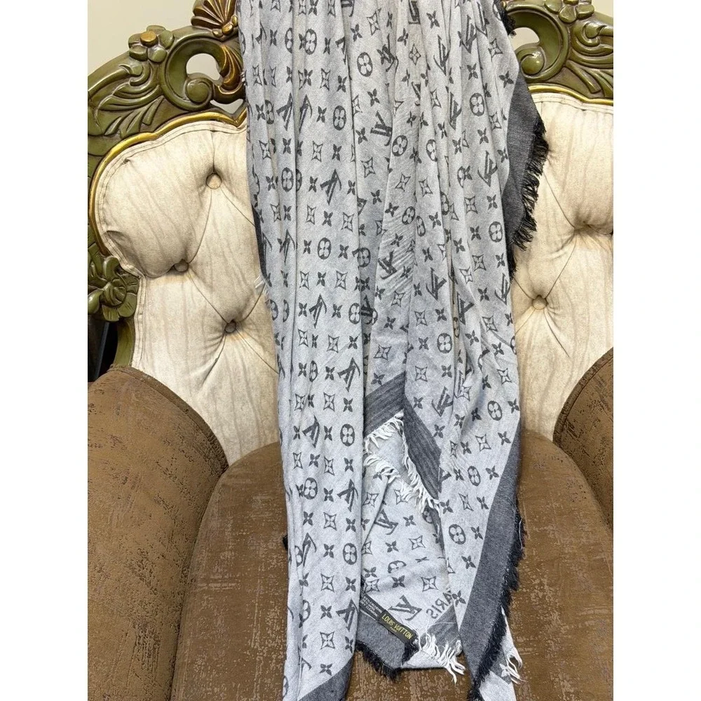 Louis Vuitton Monogram Shine Shawl Grey Silver Silk Wool Scarf Fringed Square